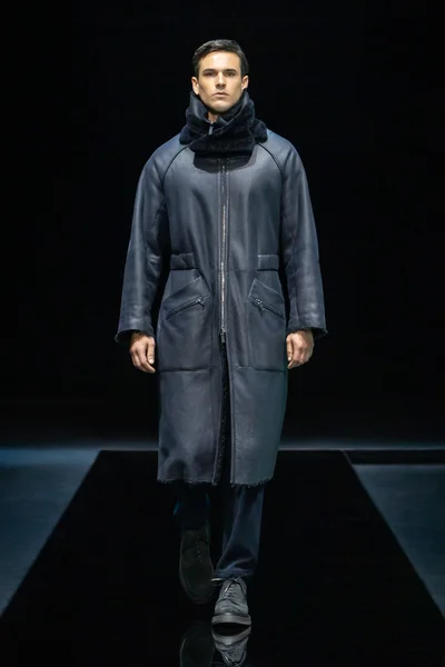 Look 15